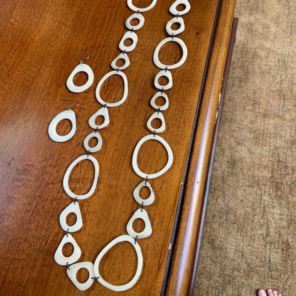 Bone-colored Tagua necklace